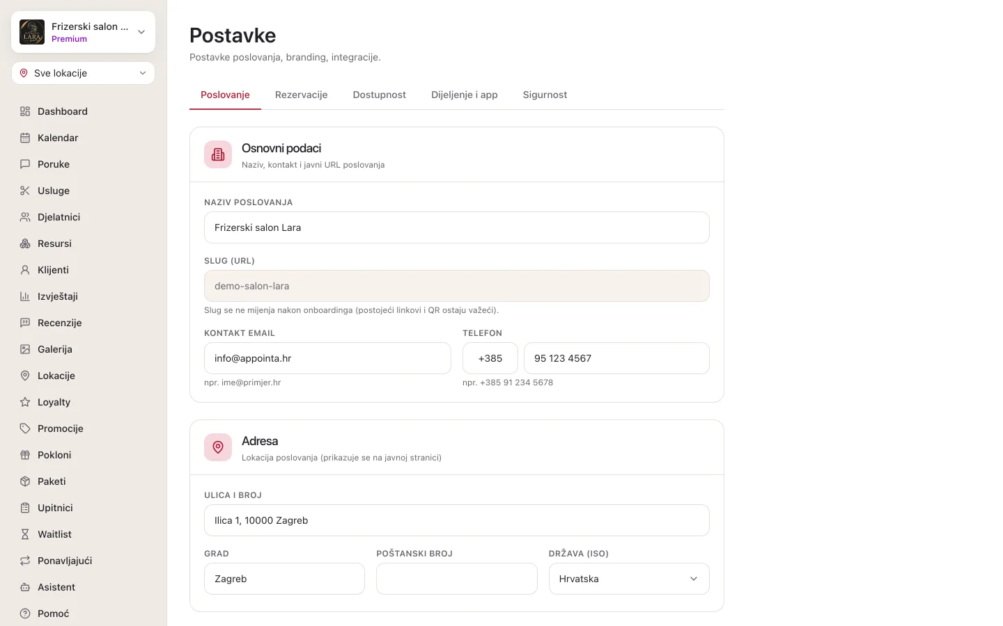 Postavke na kartici Poslovanje: niz kartica Poslovanje, Rezervacije, Dostupnost, Dijeljenje i app i Sigurnost, ispod njih sekcije Osnovni podaci i Adresa s ispunjenim nazivom, zaključanim slugom, kontakt e-mailom, telefonom i adresom